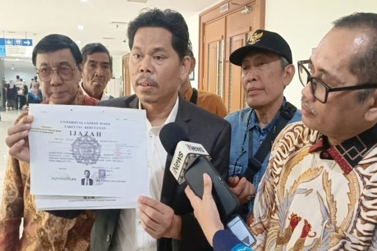Peneliti Bonatua Laporkan KPU ke Bawaslu Terkait Verifikasi Syarat Calon Gibran